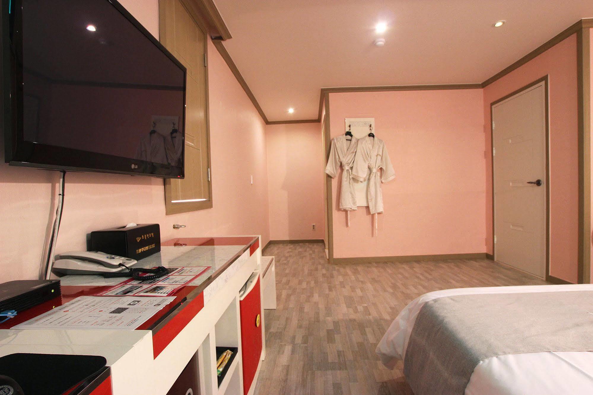 Chocolate Hotel Gwangju Metropolitan City ภายนอก รูปภาพ